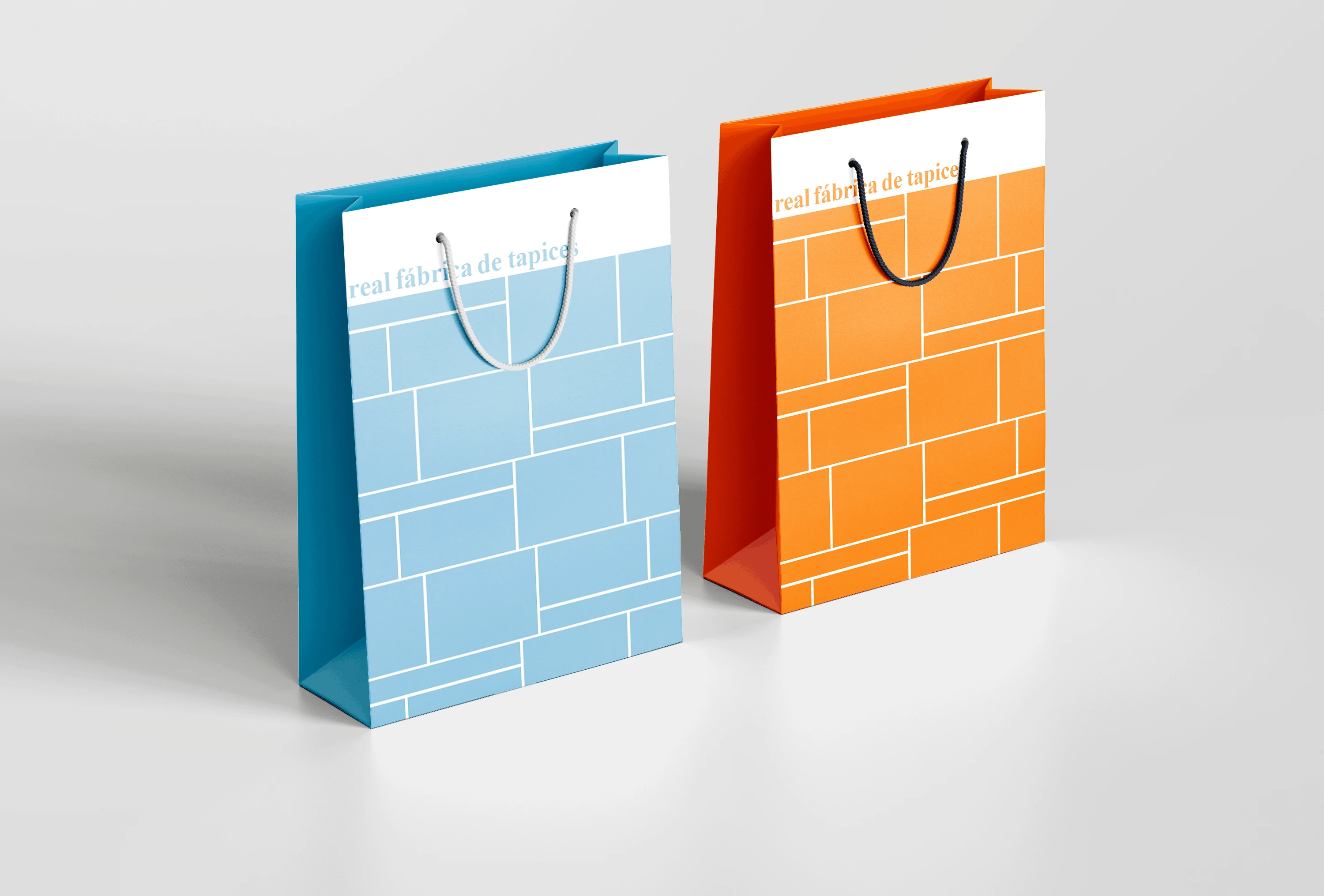 Real Fábrica de Tapices shopping bags